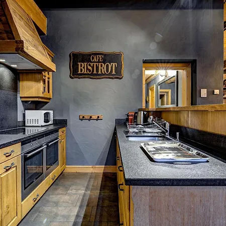 The Penthouse Matins St Laurent דירה