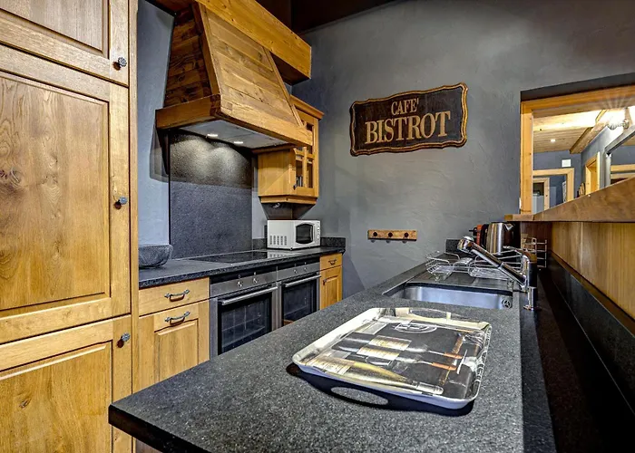 The Penthouse Matins St Laurent لا تزوماز